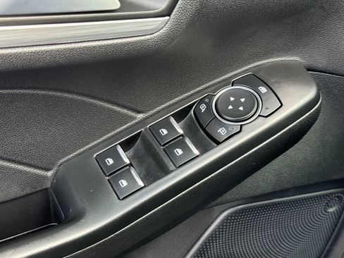 Certified 2025 Ford Escape Platinum FWD image 22