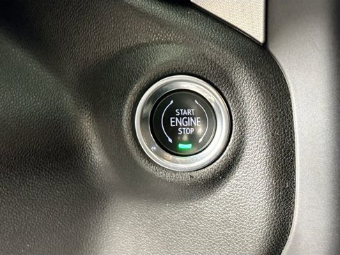 Used 2020 GMC Sierra 1500 SLE w/ SLE Value Package image 16