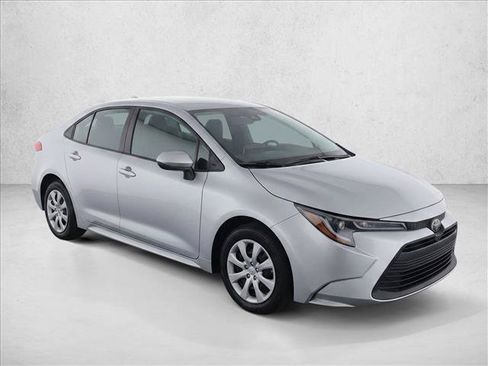 Used 2024 Toyota Corolla LE FWD image 3
