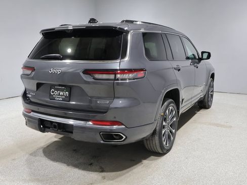 Used 2023 Jeep Grand Cherokee L Overland w/ Luxury Tech Group IV AWD/4WD image 3