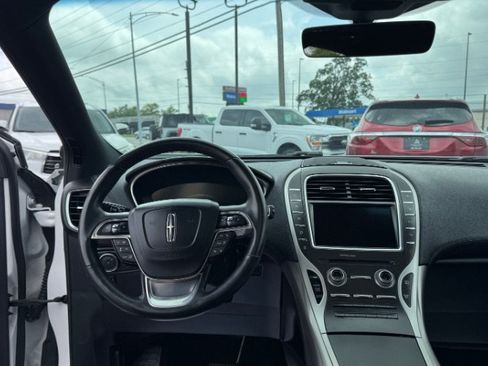 Used 2019 Lincoln Nautilus Reserve AWD/4WD image 15