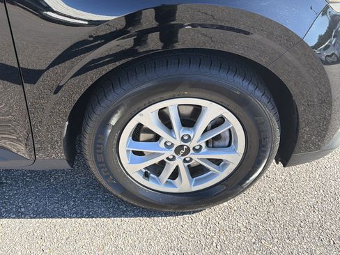 Used 2024 Kia Carnival LX image 22