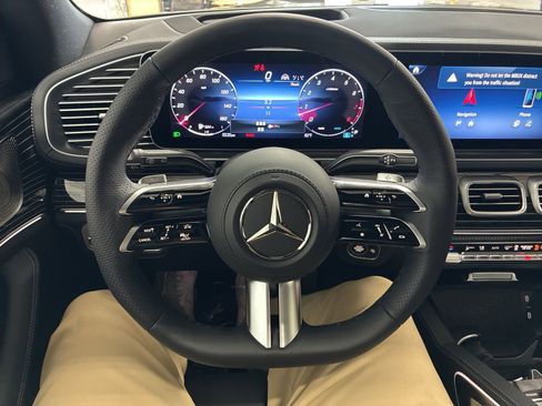 New 2025 Mercedes-Benz GLS 580 4MATIC image 12