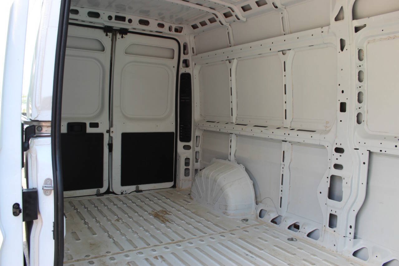 Used 2025 RAM ProMaster 2500 w/ Convenience Group FWD image 11