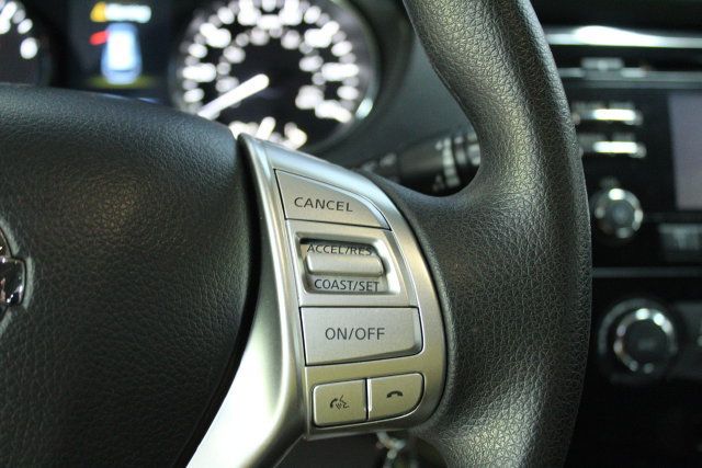 Used 2015 Nissan Rogue S FWD image 17