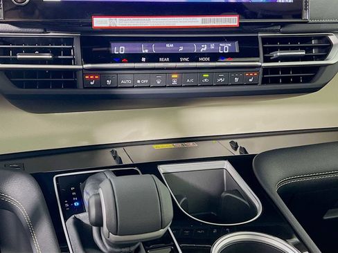 New 2025 Toyota Sienna Limited image 11