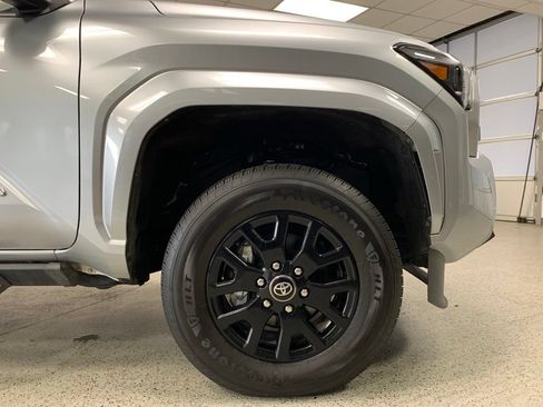 Used 2024 Toyota Tacoma SR5 AWD/4WD image 9