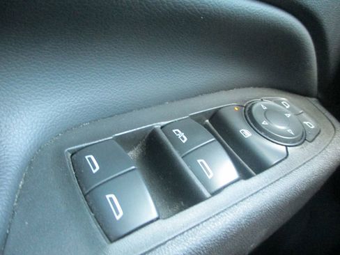 Used 2021 Chevrolet Equinox LT image 24