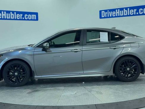 Used 2025 Toyota Camry SE image 5