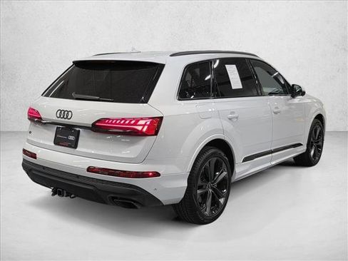 Certified 2025 Audi Q7 3.0T Premium Plus image 5