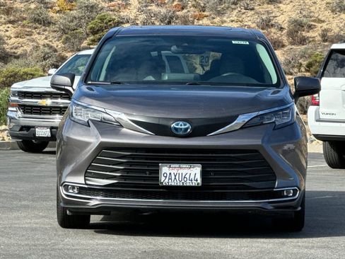 Used 2022 Toyota Sienna XLE FWD image 9