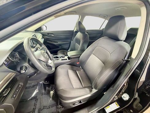 Used 2024 Nissan Altima 2.5 SV FWD image 20