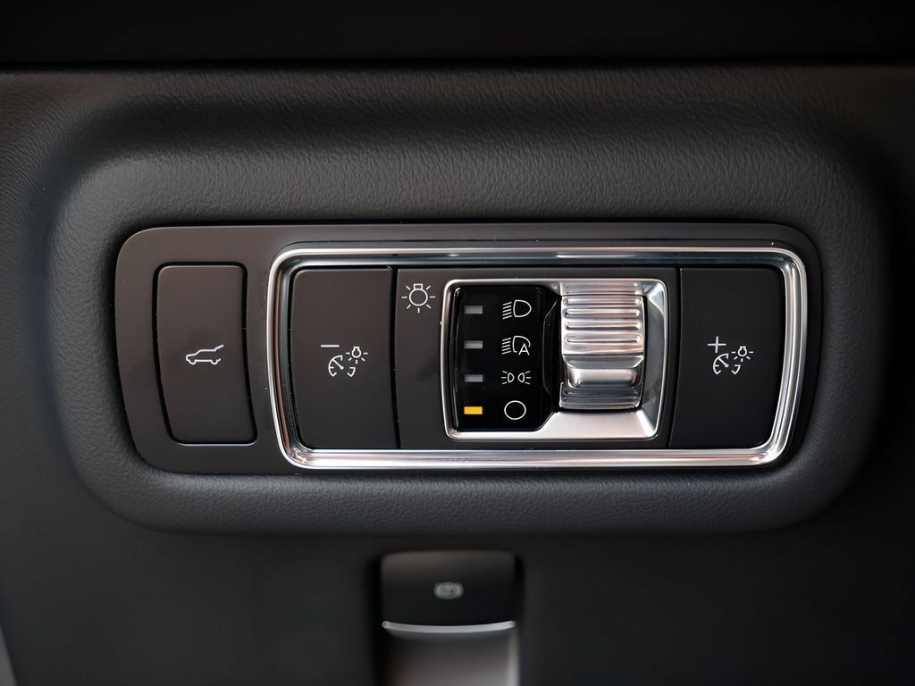 Used 2024 Lincoln Nautilus Reserve w/ Equipment Group 202A AWD/4WD image 18