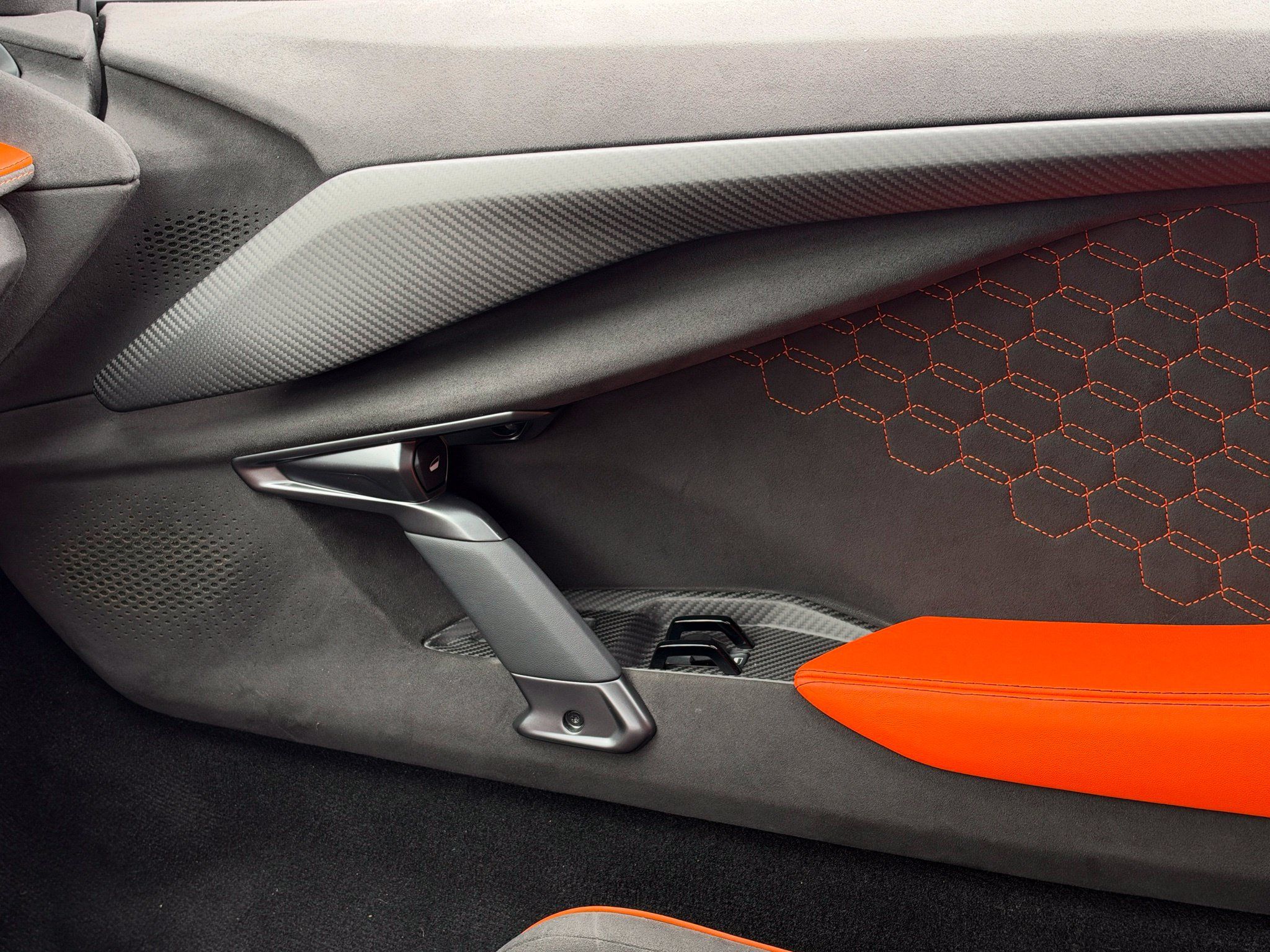 Used 2024 Lamborghini Revuelto AWD/4WD image 44