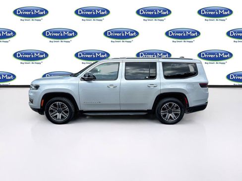 Used 2024 Jeep Wagoneer Series II w/ Flexible Seating Group RWD image 4