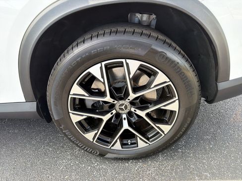 Used 2025 Mercedes-Benz GLC 350e 4MATIC image 20