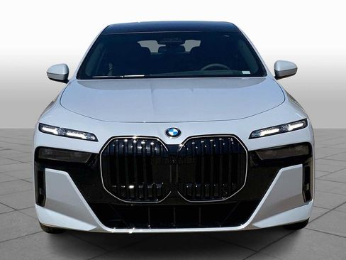 New 2025 BMW 760i xDrive w/ Executive Package image 3