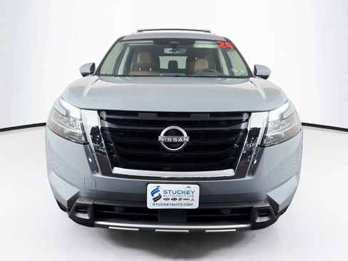 Used 2024 Nissan Pathfinder Platinum AWD/4WD image 6
