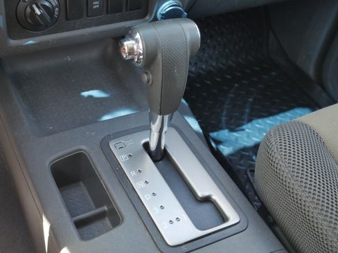 Used 2008 Nissan Xterra SE AWD/4WD image 12