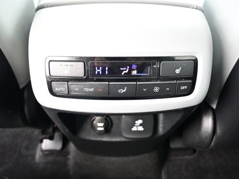 Used 2020 Hyundai Palisade SEL w/ Premium Package image 17