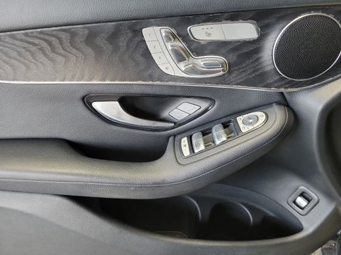 Used 2018 Mercedes-Benz GLC 300 image 5