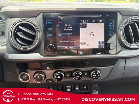 Used 2018 Toyota Tacoma TRD Sport w/ Technology Package AWD/4WD image 16
