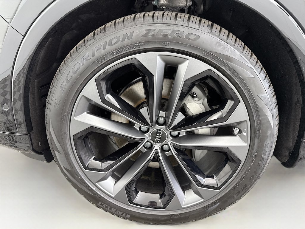 Used 2026 Audi Q7 3.0T Premium Plus AWD/4WD image 32