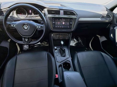 Used 2019 Volkswagen Tiguan SE w/ Panoramic Sunroof Package FWD image 14