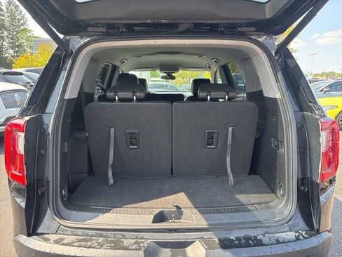 Used 2023 GMC Acadia SLT image 7