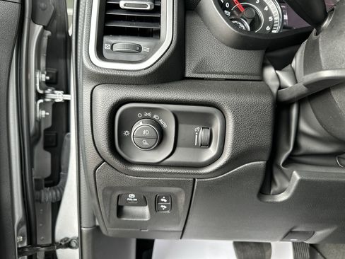 Used 2023 RAM 1500 Big Horn AWD/4WD image 18