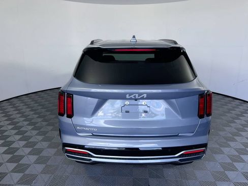 Used 2023 Kia Sorento S FWD image 4