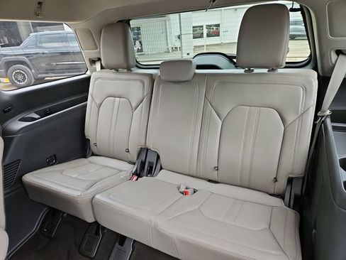 Used 2021 Ford Expedition Limited RWD image 45