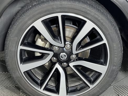 Used 2018 Nissan Rogue Sport SL w/ SL Premium Package image 15