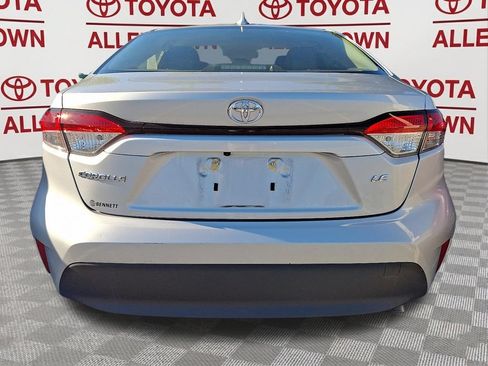 Used 2023 Toyota Corolla LE w/ Carpet Mat Package (TMS) FWD image 6