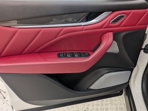 Used 2022 Maserati Levante Modena image 14