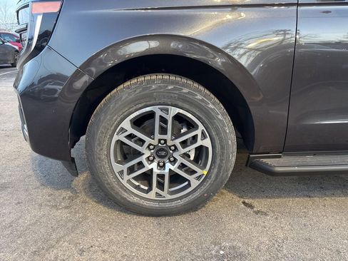 New 2025 Ford Expedition Active image 11