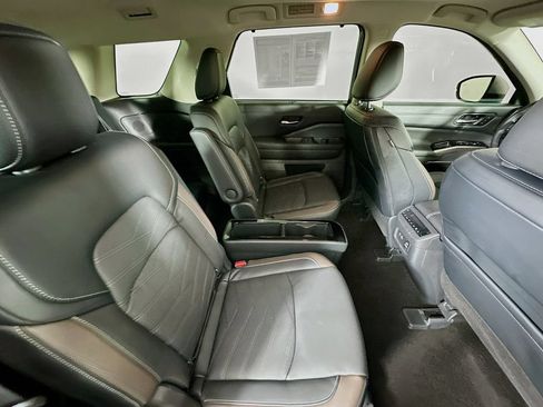 Certified 2023 Nissan Pathfinder Platinum AWD/4WD image 37
