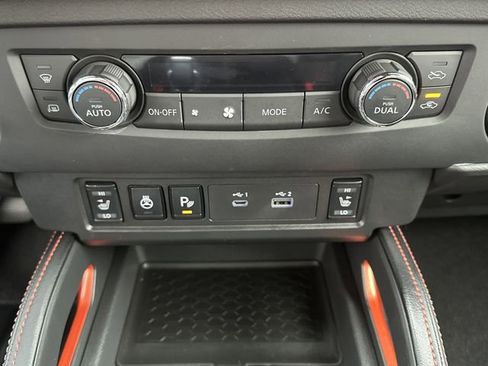 Used 2025 Nissan Frontier PRO-4X w/ Pro Convenience Package image 19