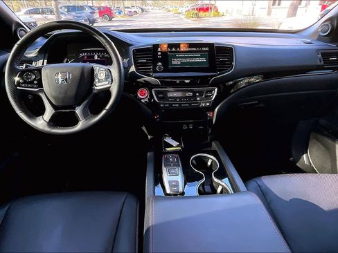 Used 2024 Honda Passport Black Edition image 15