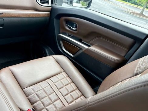Used 2023 Nissan Titan Platinum Reserve w/ Moonroof Package AWD/4WD image 26