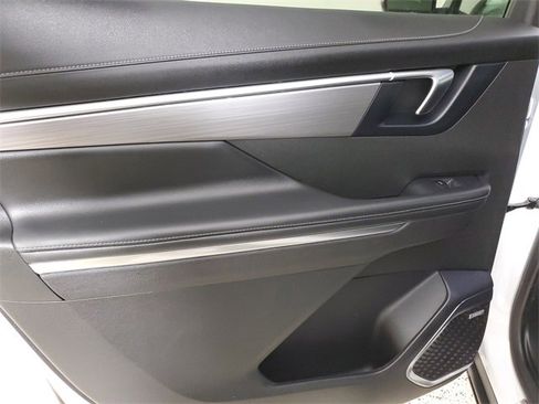 Used 2025 Buick Enclave Preferred image 12