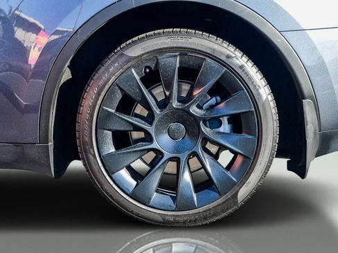 Used 2023 Tesla Model Y Long Range image 49