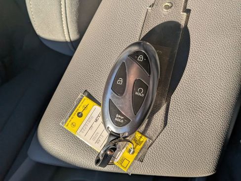 Certified 2024 Hyundai Elantra SEL image 21