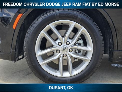 Used 2024 Dodge Durango GT RWD image 7