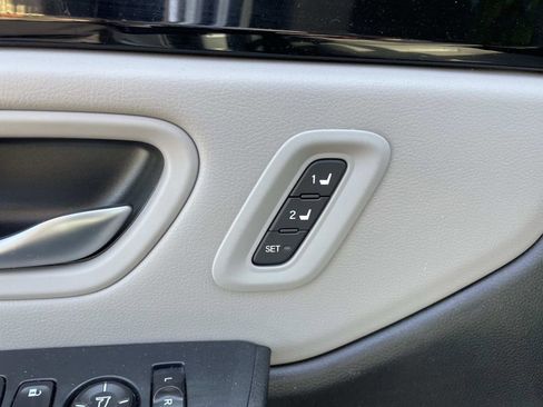 Used 2025 Honda Pilot EX-L image 17