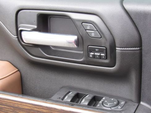 Used 2023 Chevrolet Silverado 3500 High Country image 41