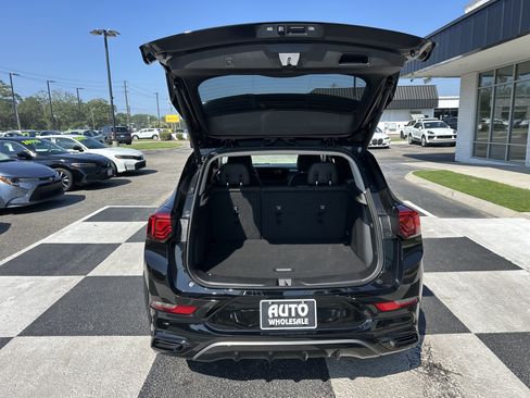 Used 2025 Buick Encore GX Sport Touring FWD image 5