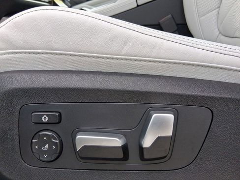 Used 2026 BMW X5 sDrive40i w/ Executive Package RWD image 18