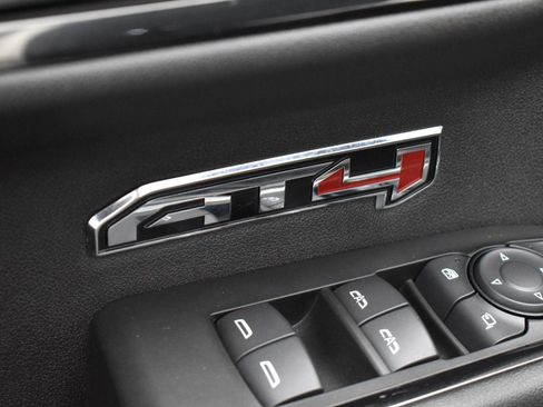 Used 2024 GMC Sierra 1500 AT4 w/ AT4 Preferred Package image 12