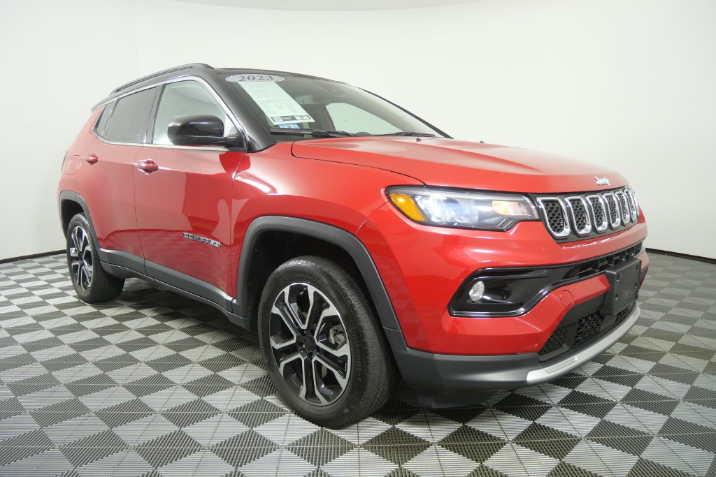 Used 2023 Jeep Compass Limited w/ Sun and Sound Group AWD/4WD image 2